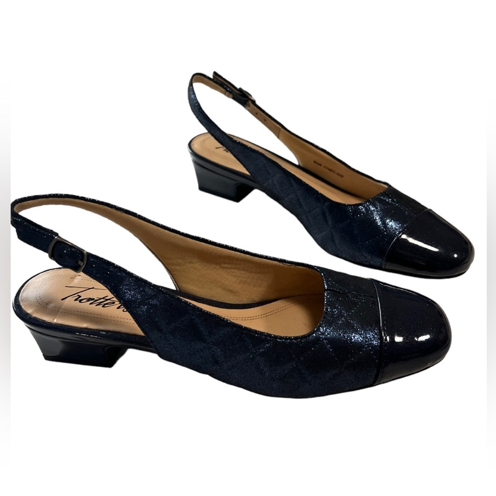 NWOB Trotters Women’s Dea Slingback Pump with patent Toe Navy size 6.5 N Summer